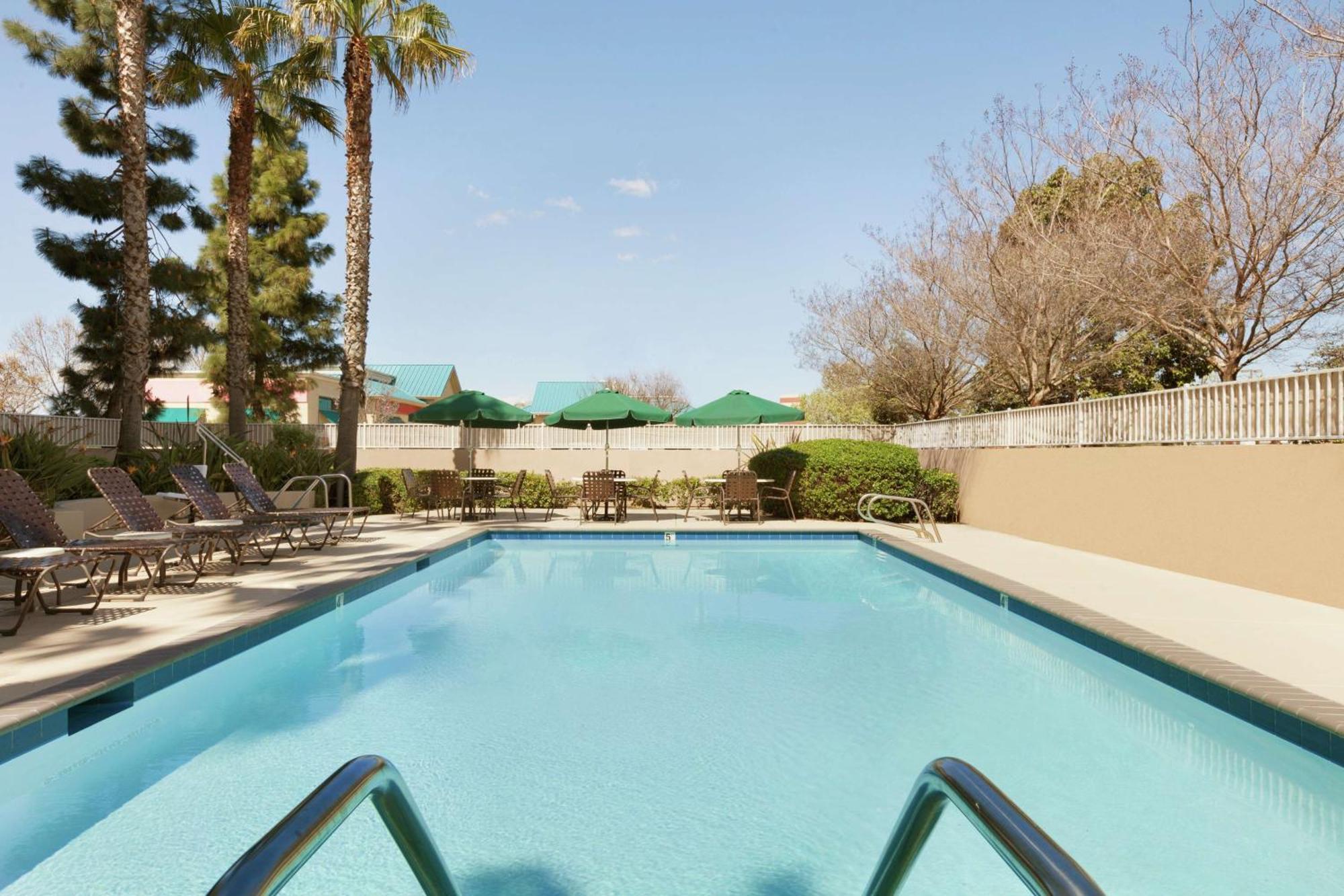 Hilton Garden Inn Gilroy Kültér fotó